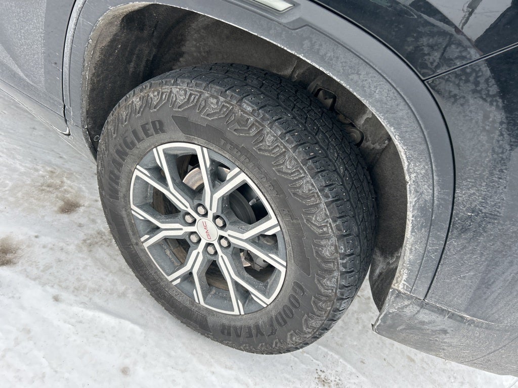 2024 GMC Acadia AT4