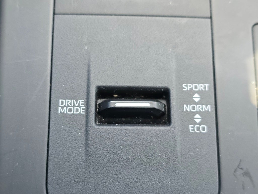 2023 Toyota Highlander Hybrid LE