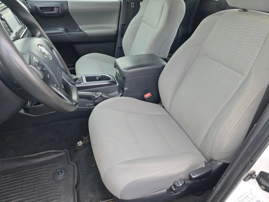 2017 Toyota Tacoma SR