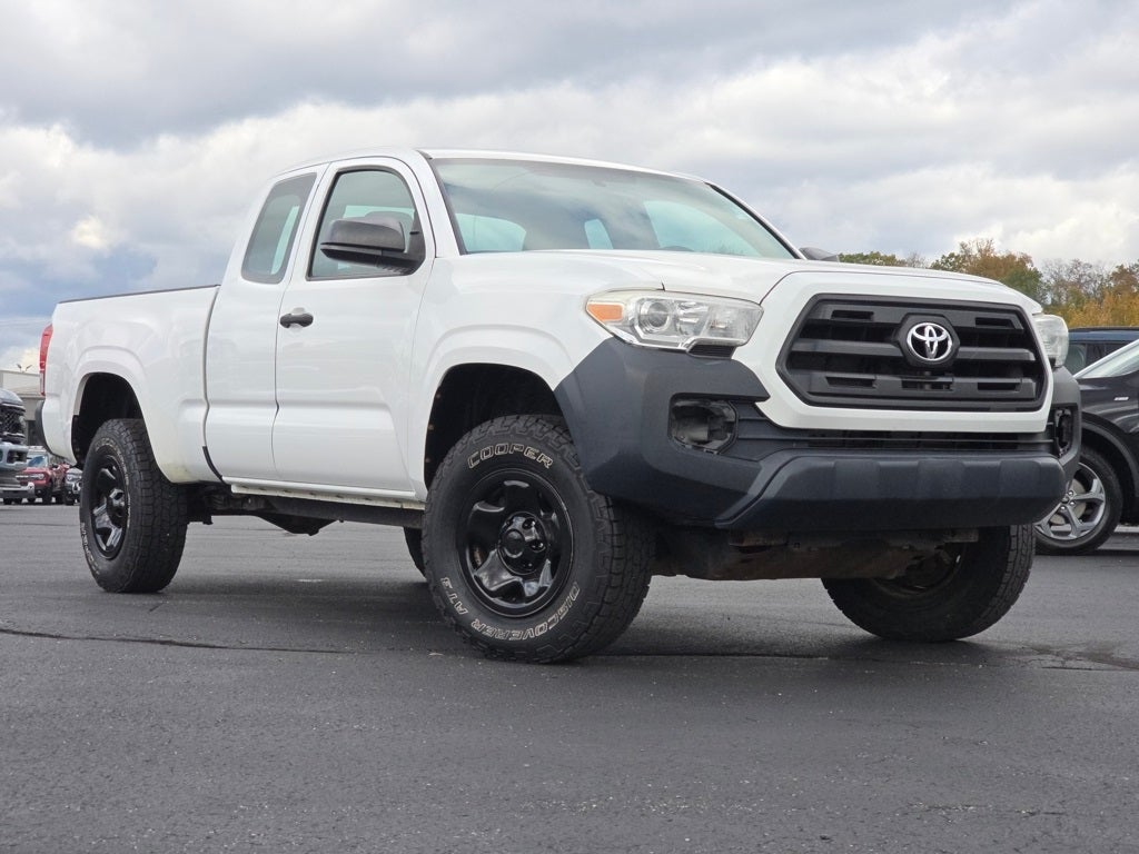 2017 Toyota Tacoma SR