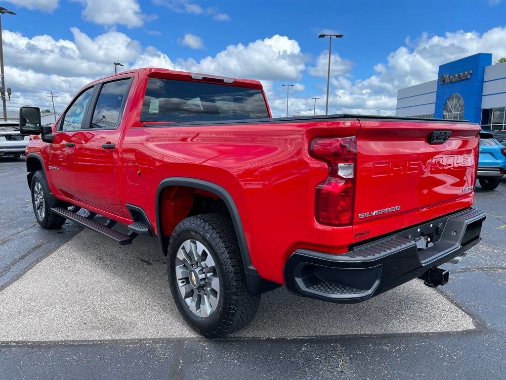 2026 Chevrolet Silverado 2500 HD Custom - Photo 4