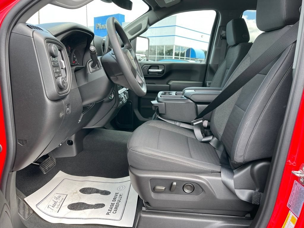 2026 Chevrolet Silverado 2500 HD Custom - Photo 8
