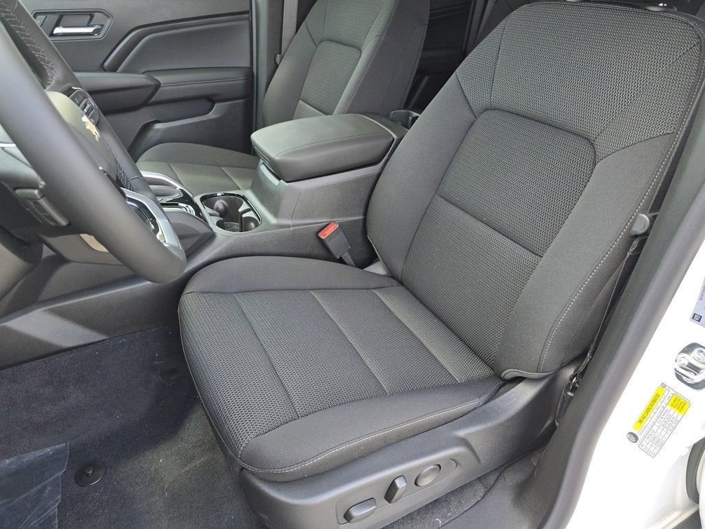 2025 Chevrolet Colorado WT/LT