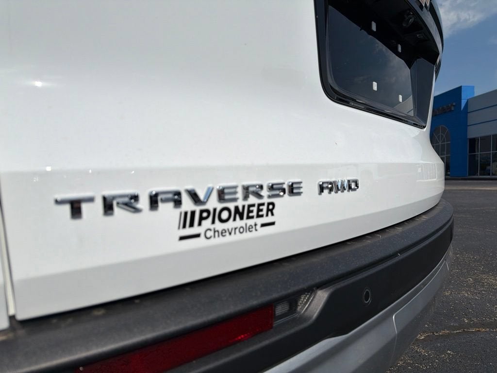 2027 Chevrolet Traverse LT