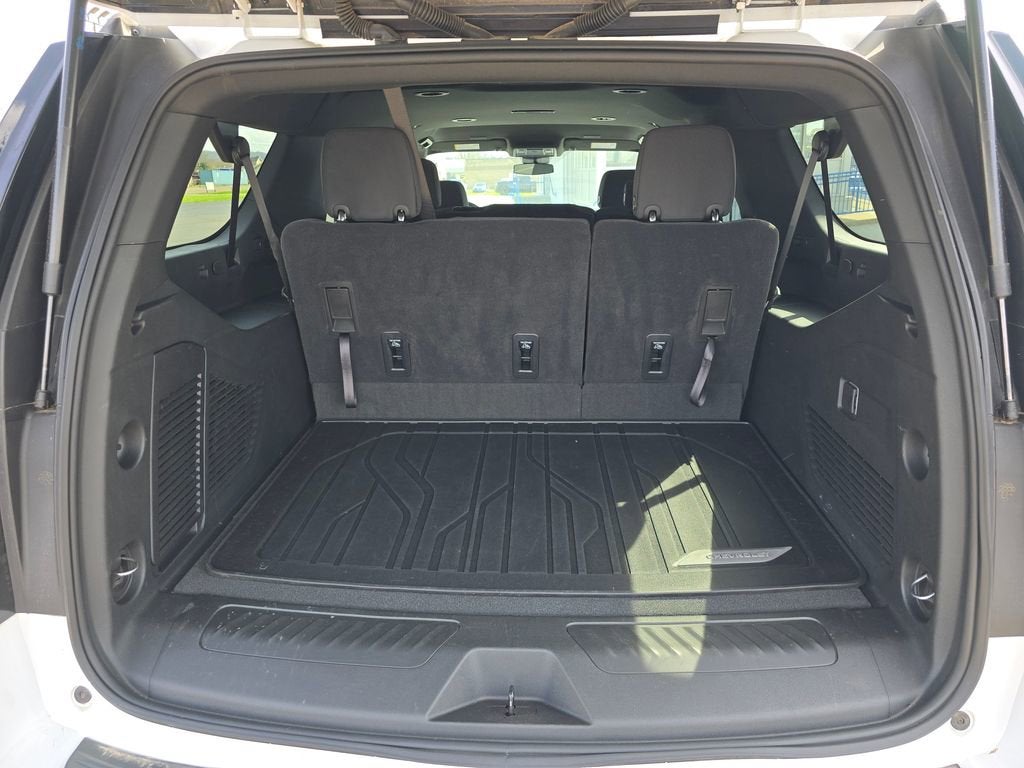 2025 Chevrolet Suburban LS