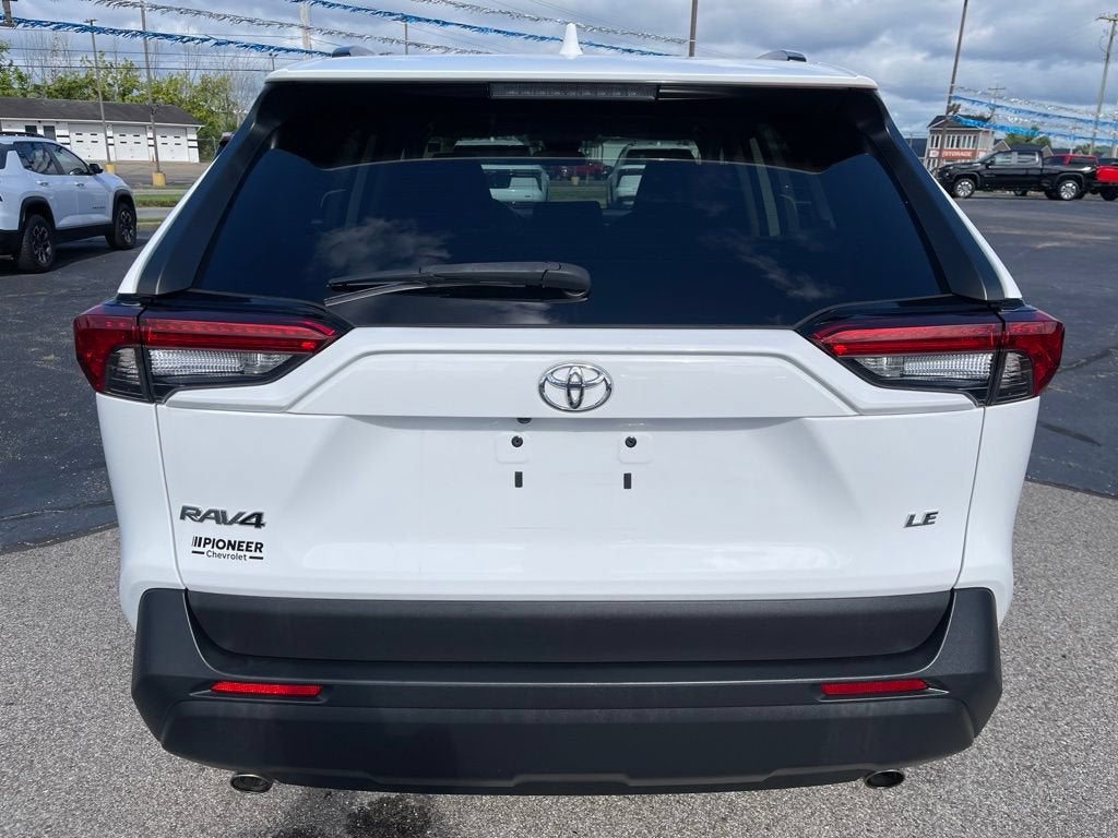 2021 Toyota RAV4 LE