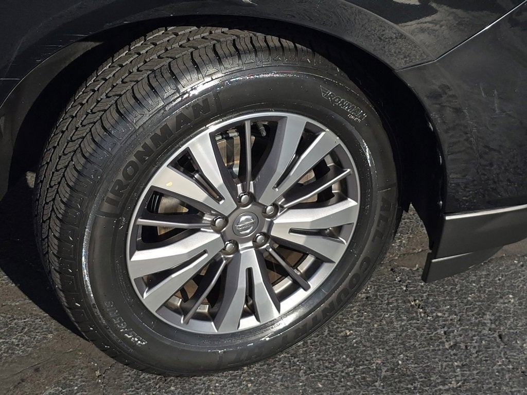 2020 Nissan Pathfinder SL