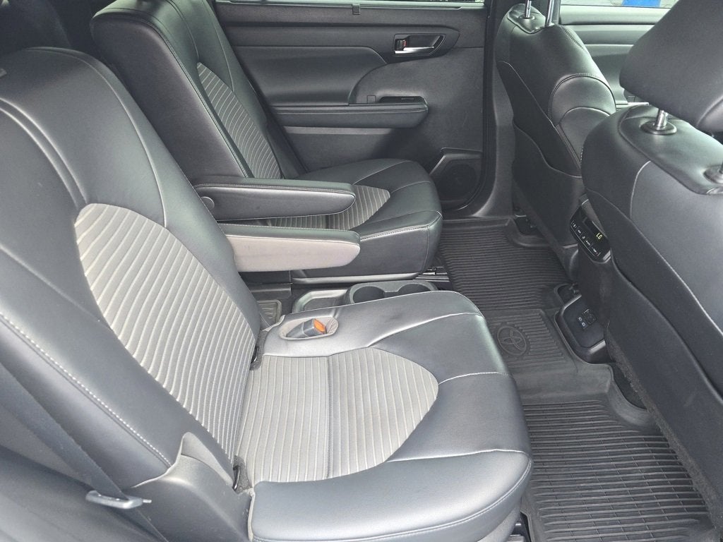 2022 Toyota Highlander XSE