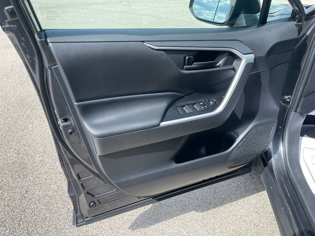 2023 Toyota RAV4 Hybrid LE