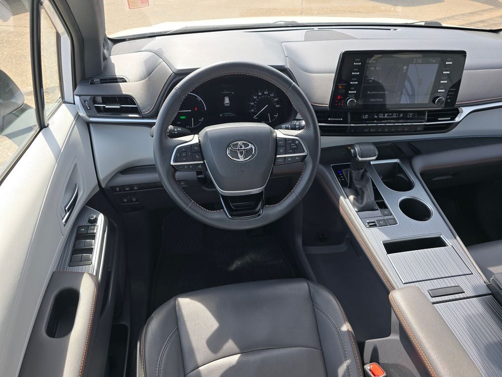 2021 Toyota Sienna XSE 7 Passenger