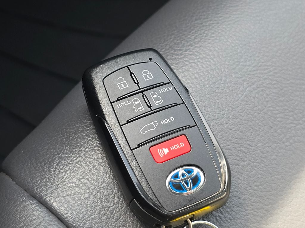 2021 Toyota Sienna XSE 7 Passenger