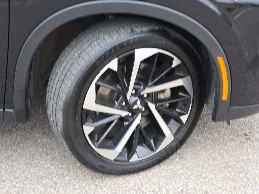 2022 Mitsubishi Outlander ES