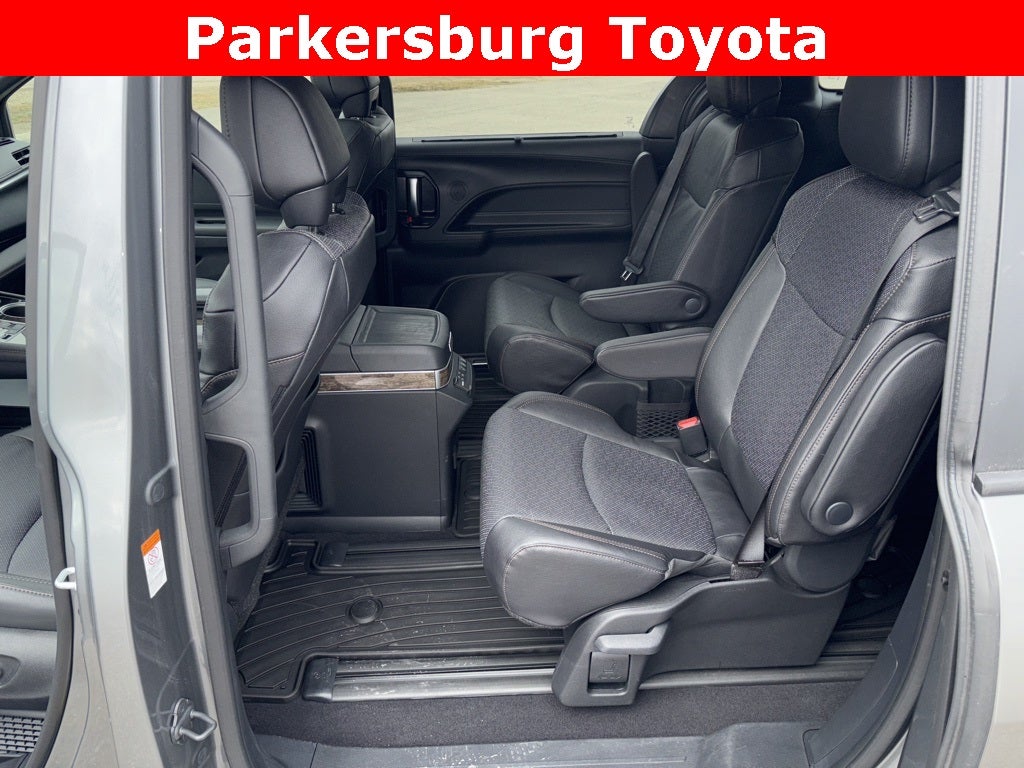 2026 Toyota Sienna Platinum 7 Passenger