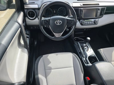 2017 Toyota RAV4 Hybrid XLE
