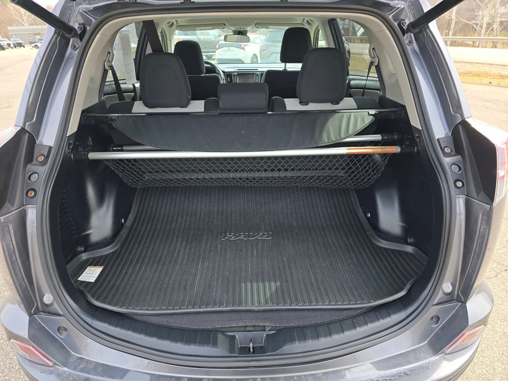 2017 Toyota RAV4 Hybrid XLE