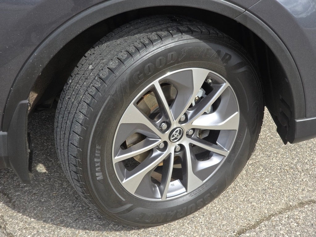 2017 Toyota RAV4 Hybrid XLE